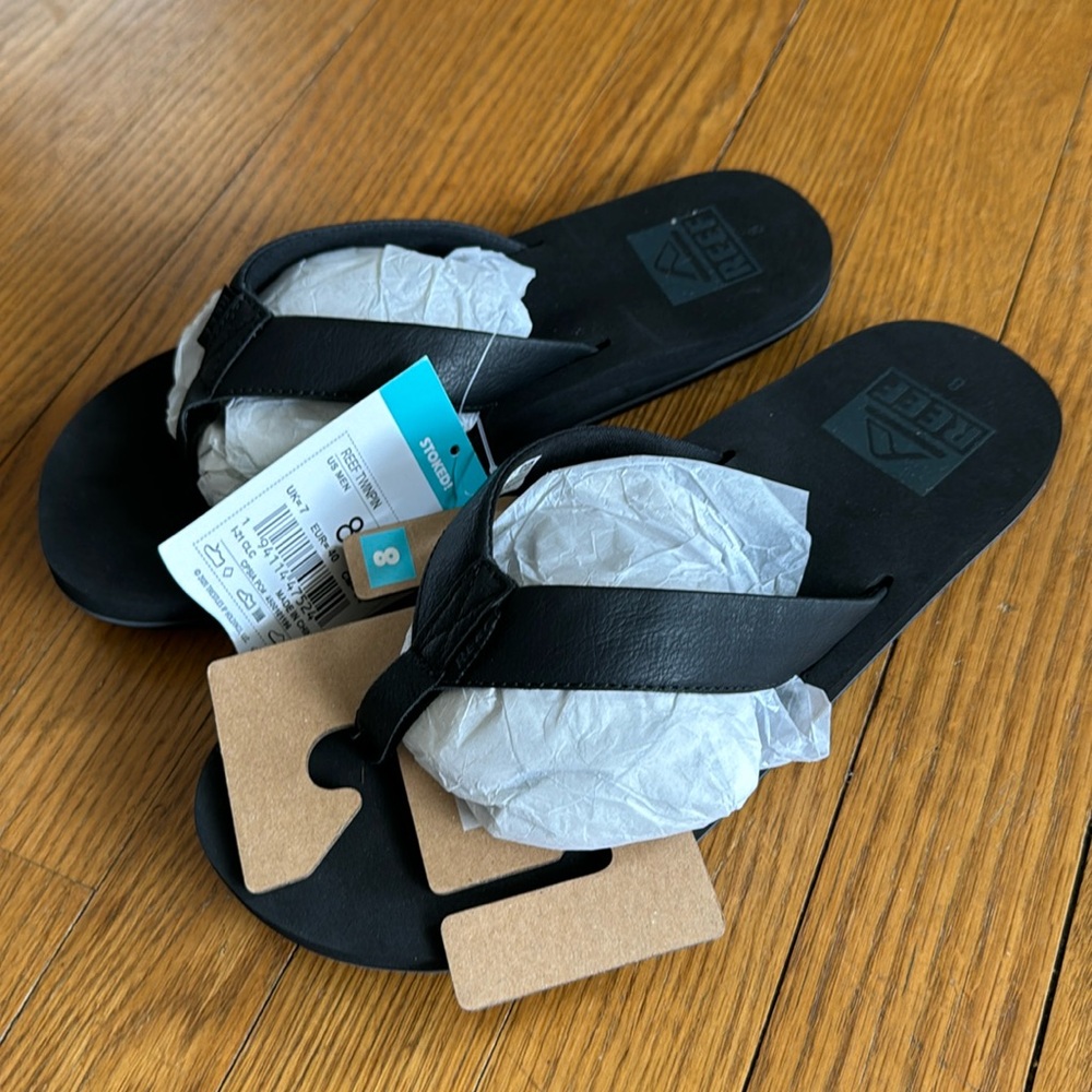 Men’s Reef sandals NWT